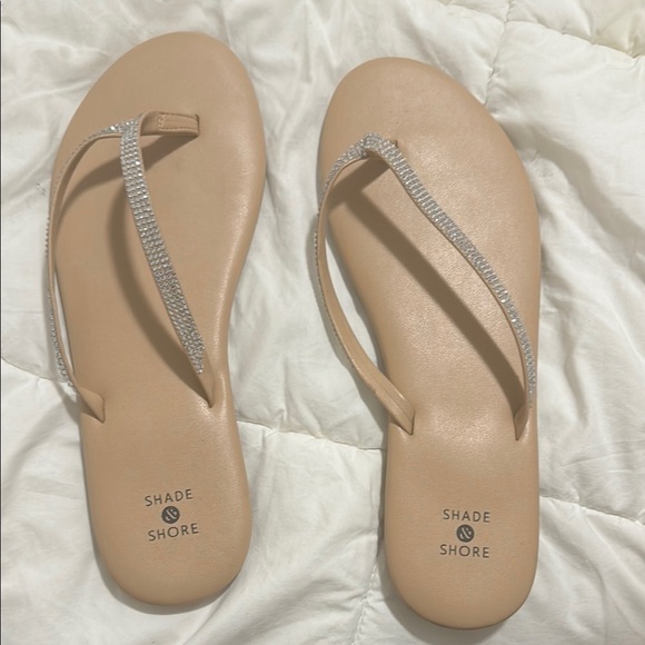 Shade & Shore Cream Shoes - Picture 1 of 3